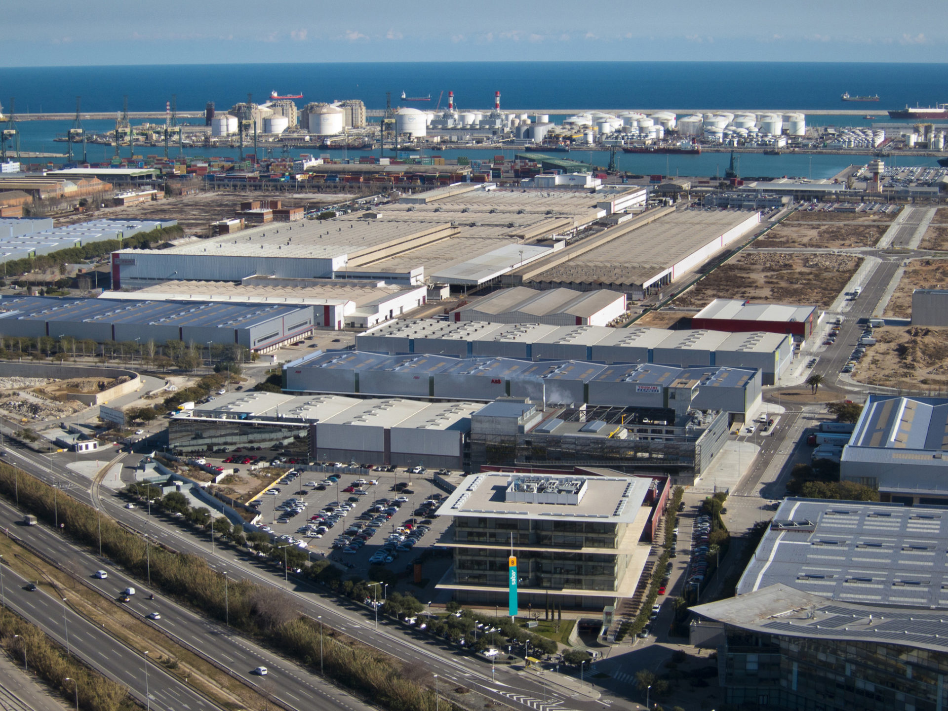 La inversió immobiliària en industrial logístic arriba a 78.000 milions de dòlars al món durant la primera meitat de l’any, segons Savills