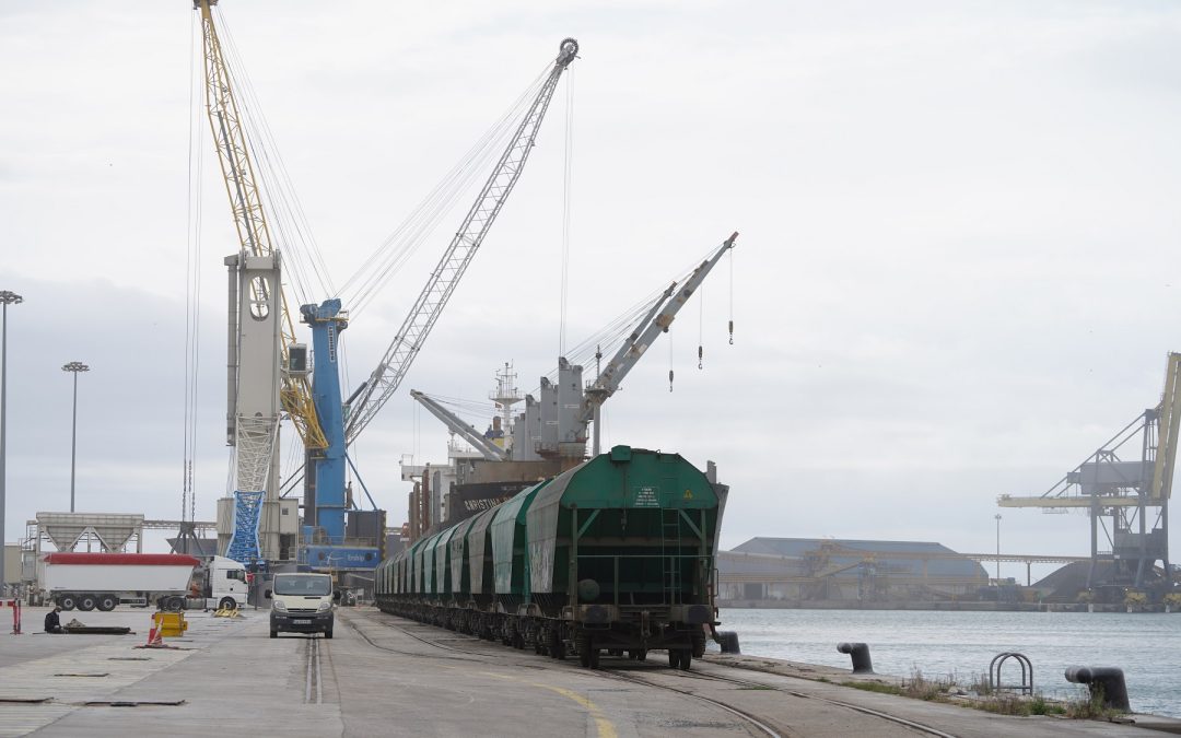 El transport de mercaderías en tren agafa força al Port de Tarragona