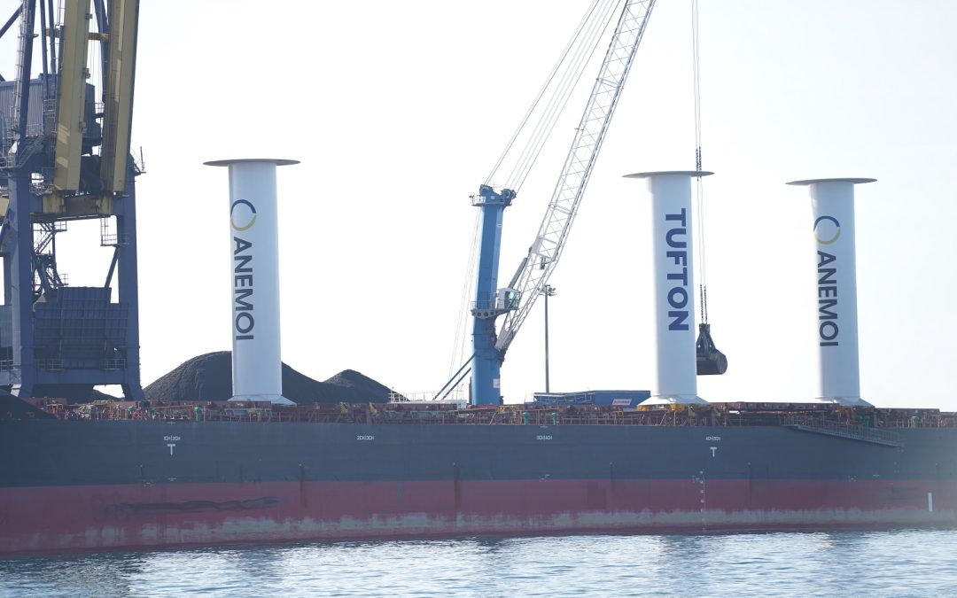 El Port de Tarragona rep al vaixell TR Lady, un graneler amb el sistema ‘Rotor Sails’, un nou sistema sostenible de navegació