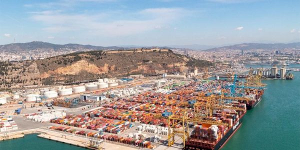 El Port de Barcelona incrementa un 5,7% su tráfico total en los dos primeros meses del año