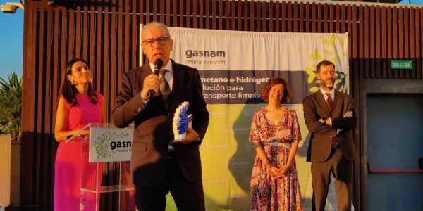 El Port de Barcelona recibe un premio por la promoción del GNL y de los nuevos combustibles