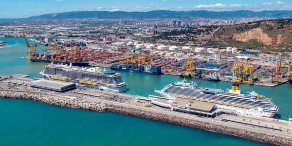 Carnival equiparà les seves terminals de creuers al Port de Barcelona amb panells solars