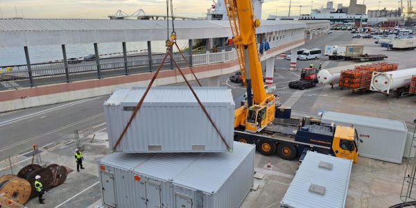 El primer OPS para ferris del Port de Barcelona llega a la terminal de Grimaldi