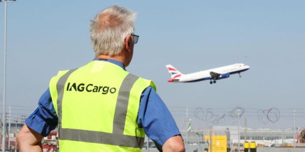 DHL e IAG Cargo fortalecen su asociación para impulsar el transporte aéreo sostenible