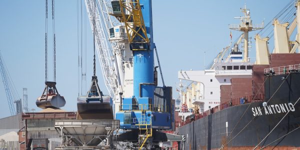 Port Tarragona optimiza las operativas portuarias de descarga y almacenaje de cereales